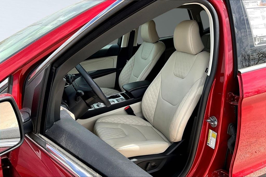 2024 Ford Edge Titanium