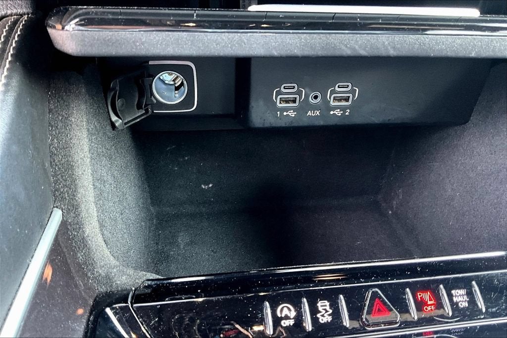 2023 Jeep Wagoneer BASE