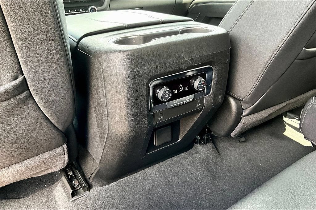 2025 Chevrolet Suburban LT