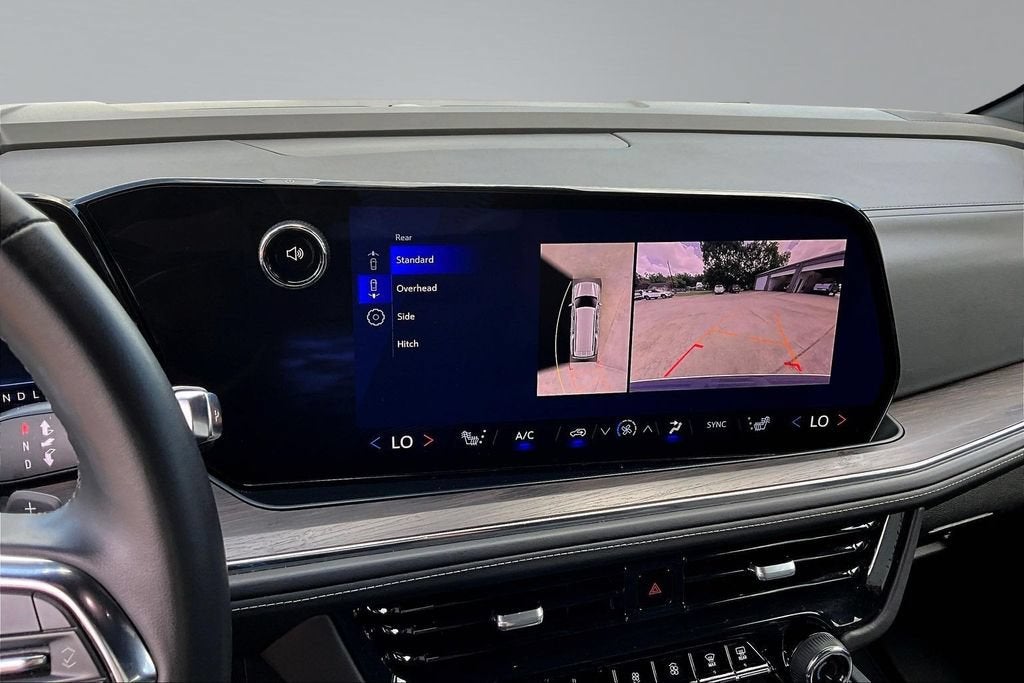 2025 Chevrolet Suburban LT