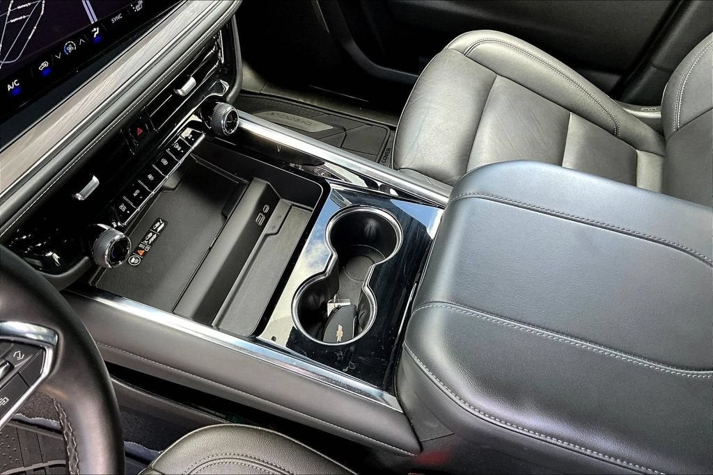 2025 Chevrolet Suburban LT