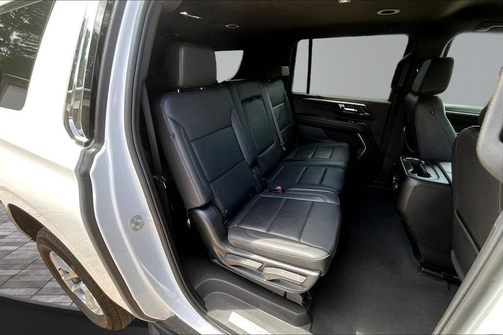 2025 Chevrolet Suburban LT