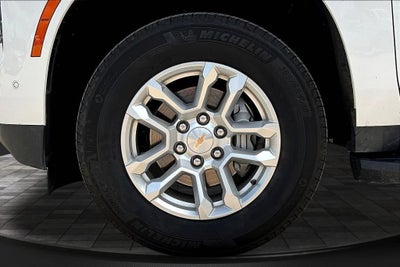 2025 Chevrolet Suburban LT