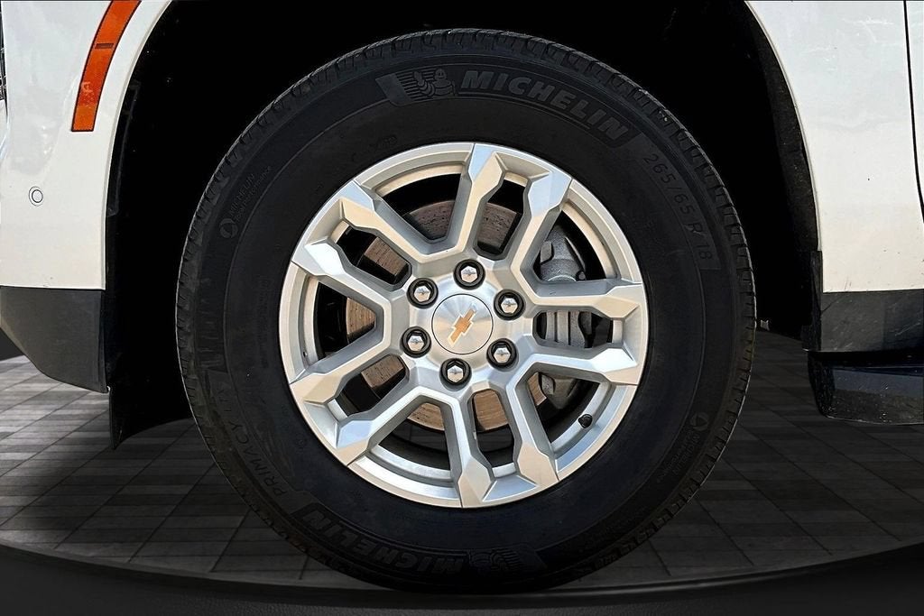 2025 Chevrolet Suburban LT