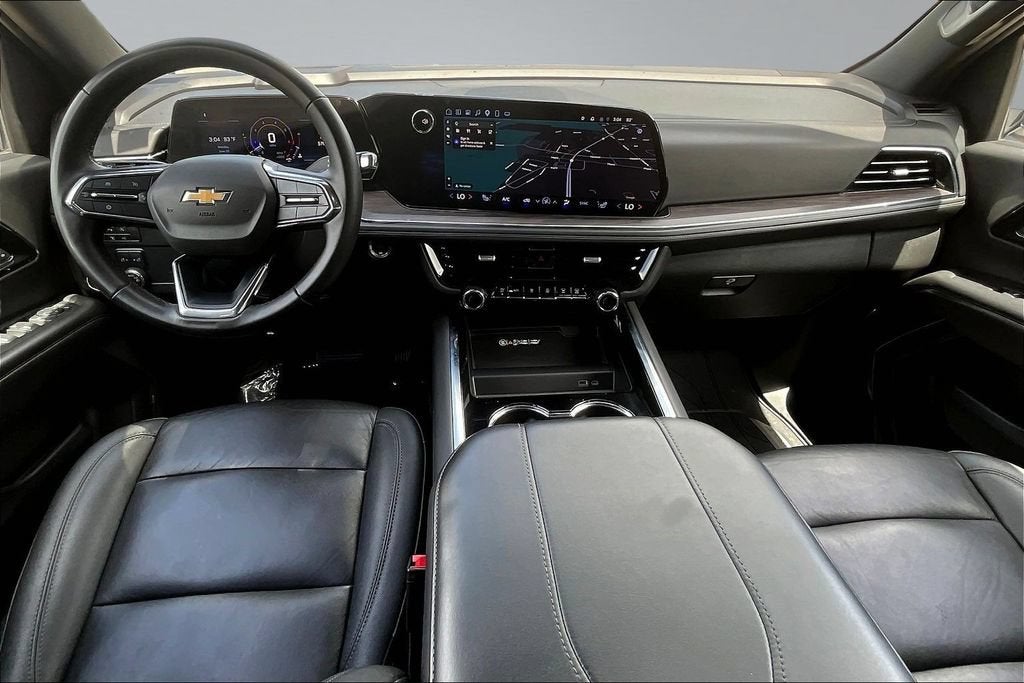 2025 Chevrolet Suburban LT