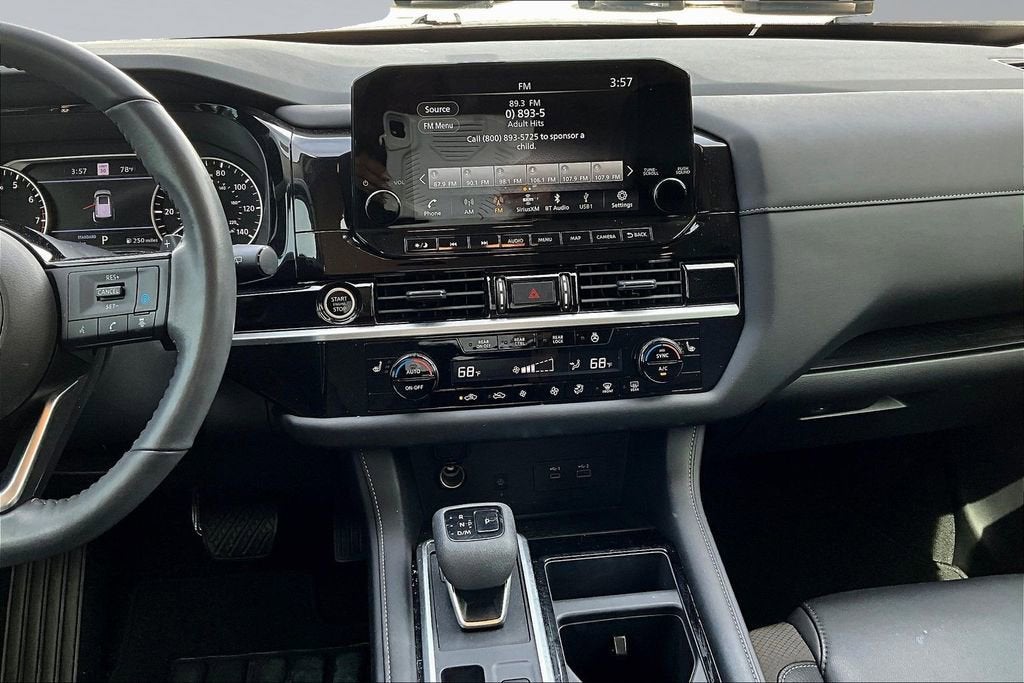 2024 Nissan Pathfinder SL