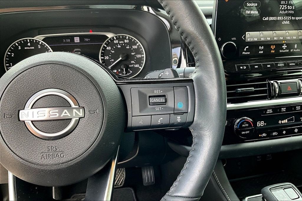 2024 Nissan Pathfinder SL