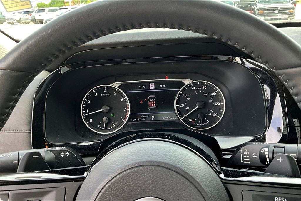 2024 Nissan Pathfinder SL