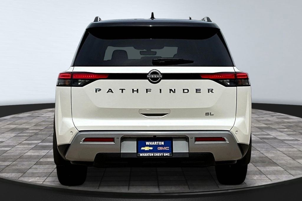 2024 Nissan Pathfinder SL