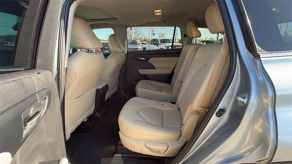 2024 Toyota Highlander LE