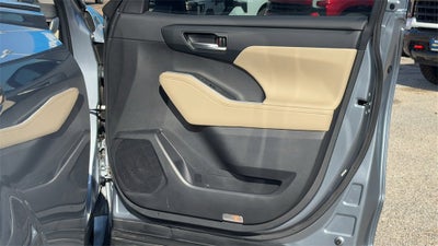 2024 Toyota Highlander LE