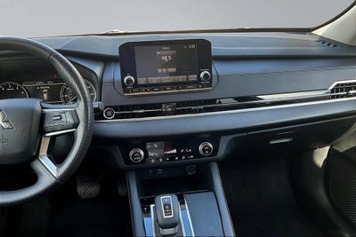 2024 Mitsubishi Outlander ES
