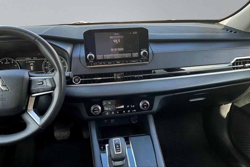 2024 Mitsubishi Outlander ES