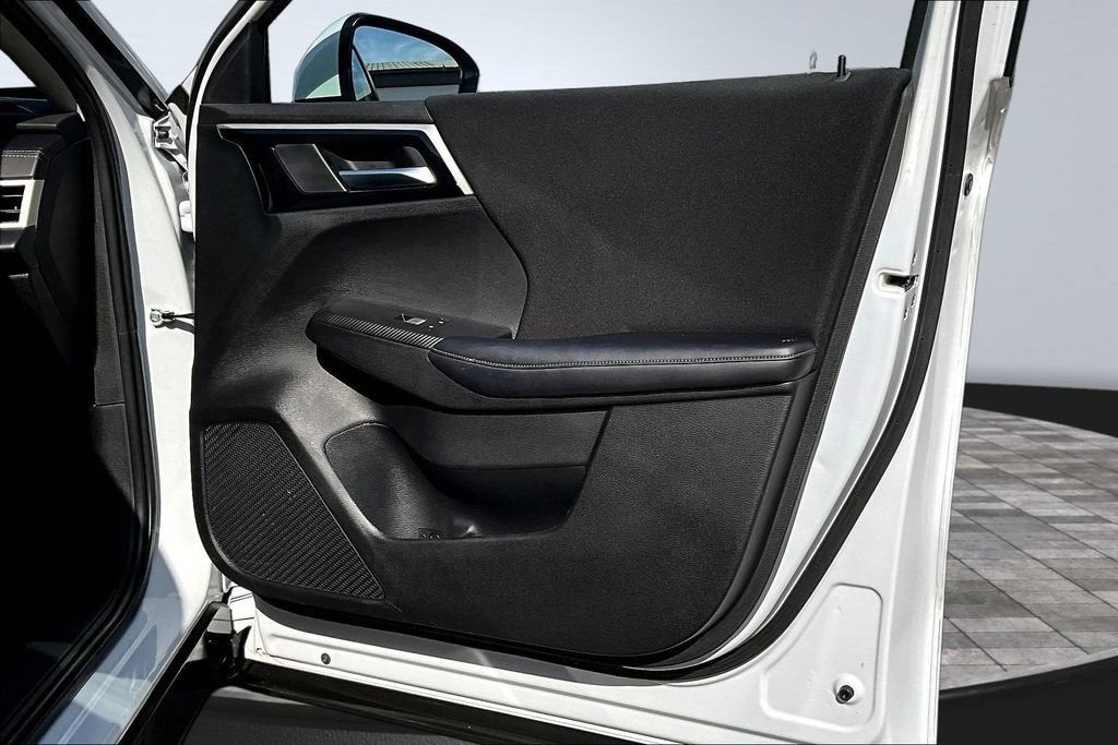 2024 Mitsubishi Outlander ES