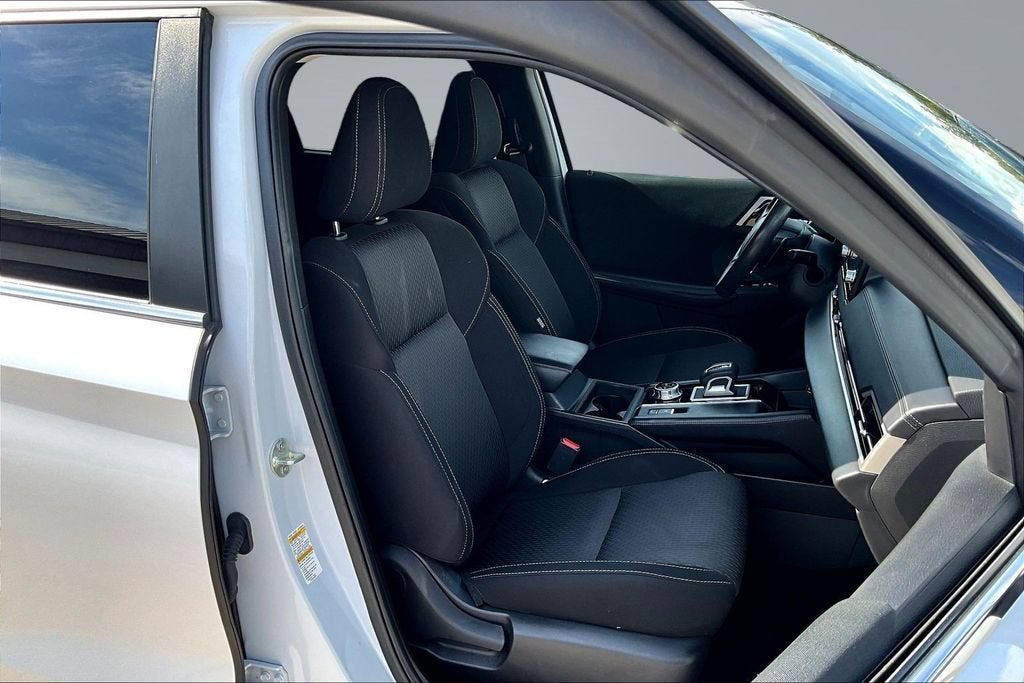 2024 Mitsubishi Outlander ES