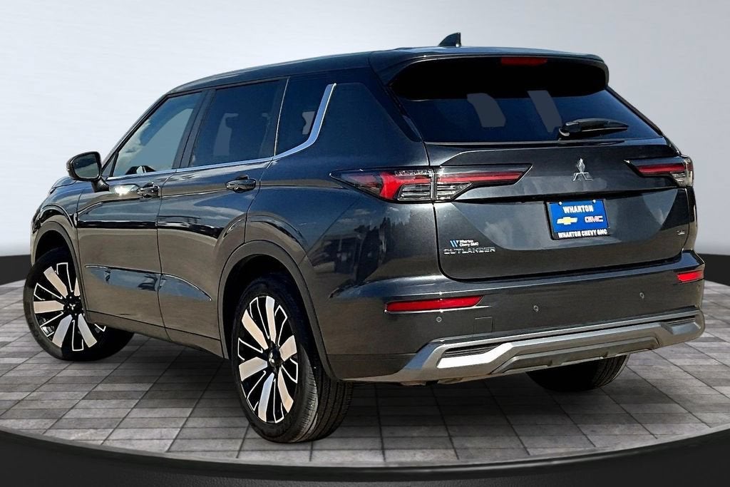 2025 Mitsubishi Outlander SE