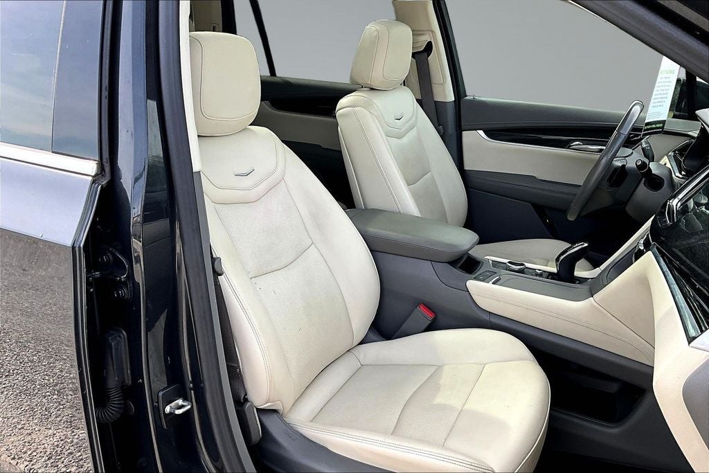 2022 Cadillac XT6 Premium Luxury