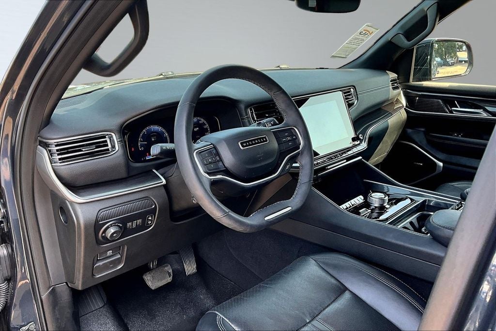 2023 Jeep Wagoneer Base