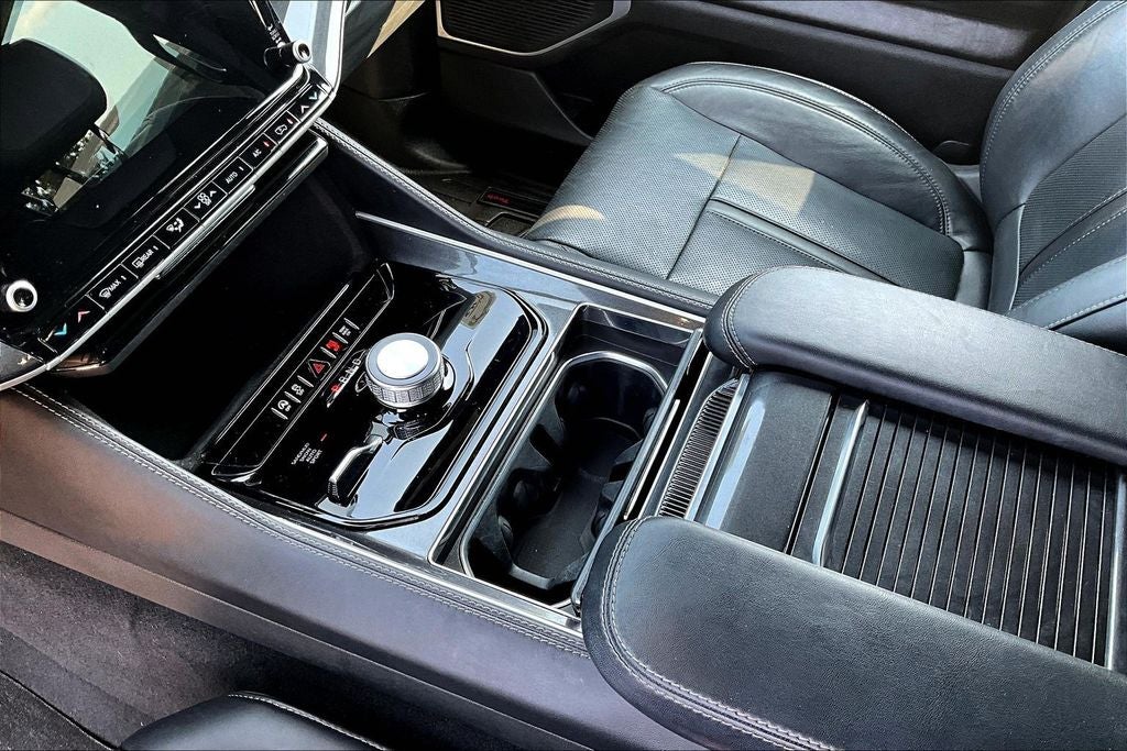 2023 Jeep Wagoneer Base