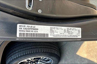 2023 Jeep Wagoneer Base