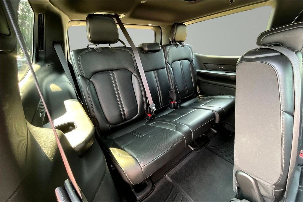 2023 Jeep Wagoneer Base