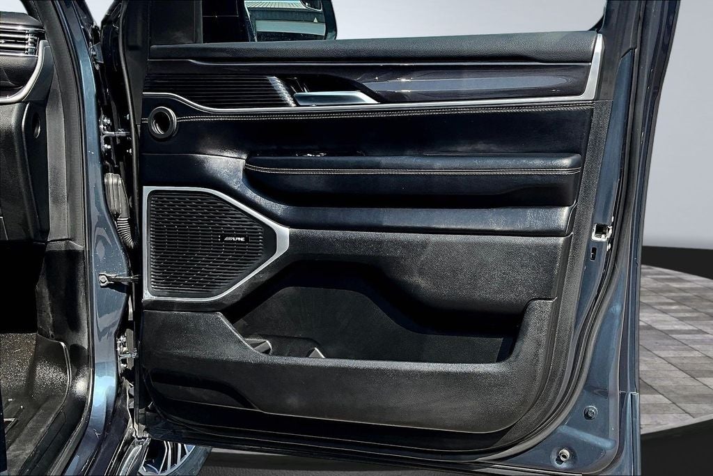 2023 Jeep Wagoneer Base