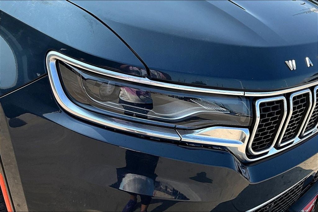 2023 Jeep Wagoneer Base