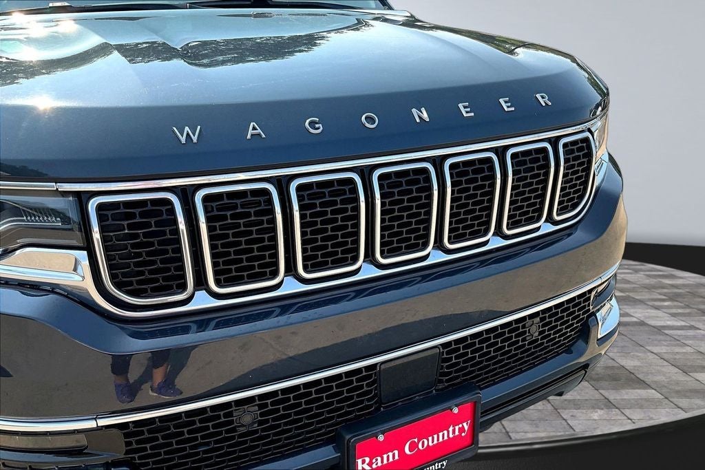 2023 Jeep Wagoneer Base