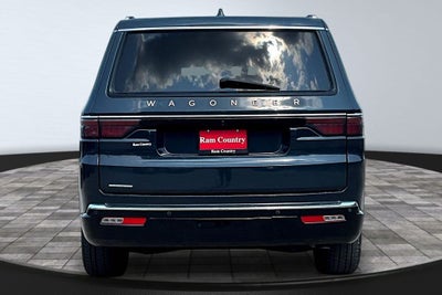 2023 Jeep Wagoneer Base