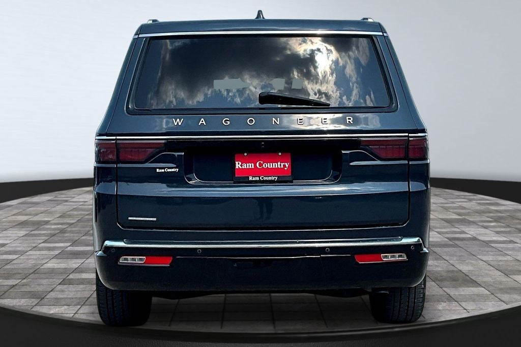 2023 Jeep Wagoneer Base