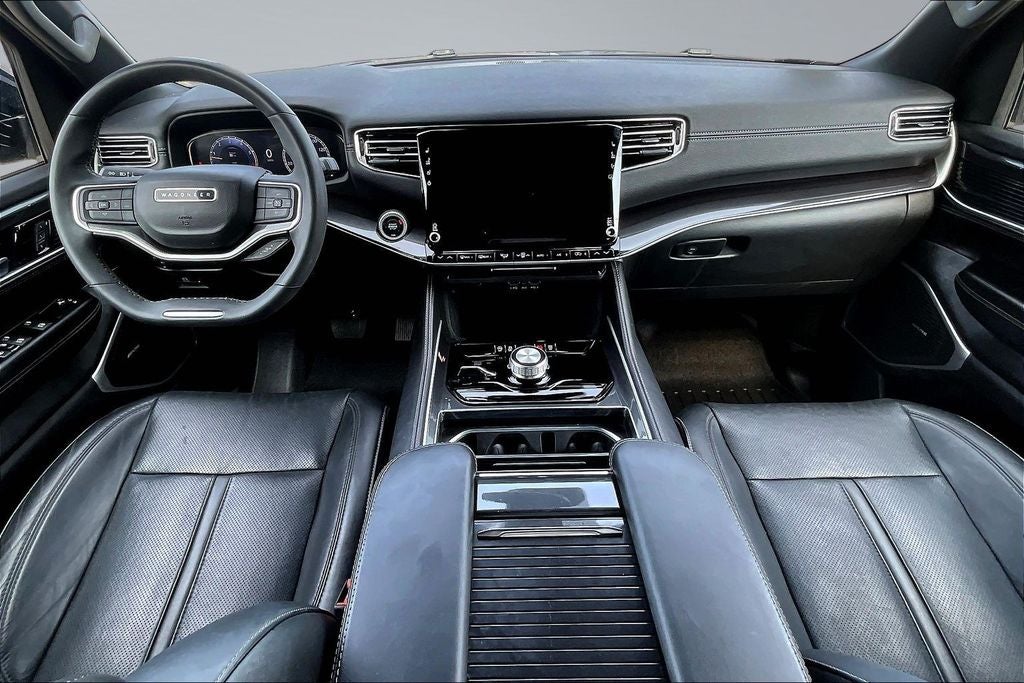 2023 Jeep Wagoneer Base