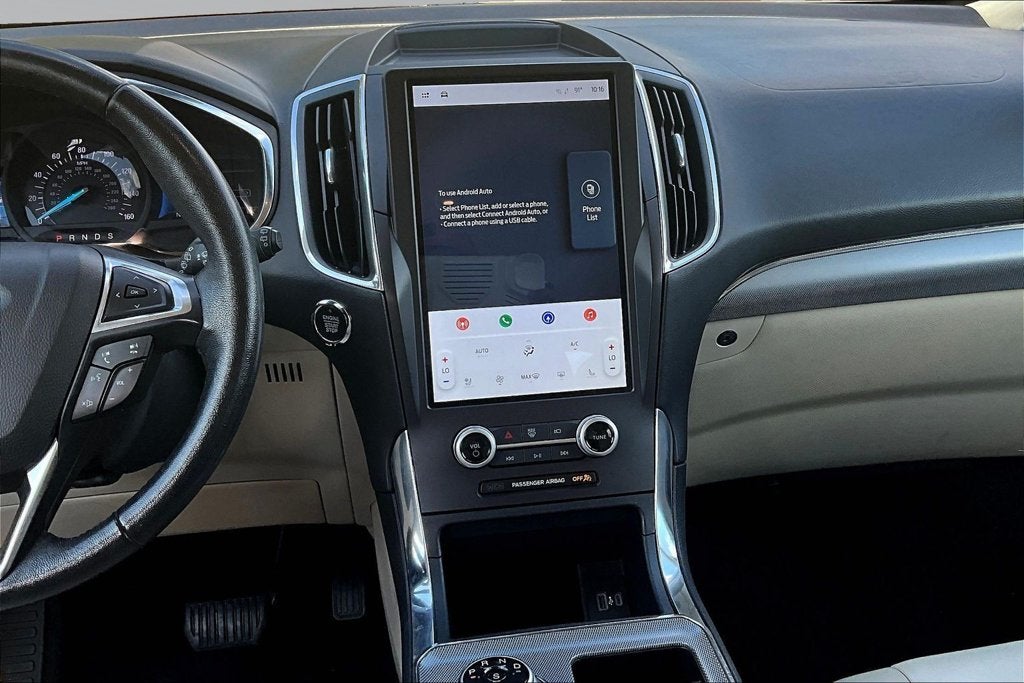 2021 Ford Edge Titanium